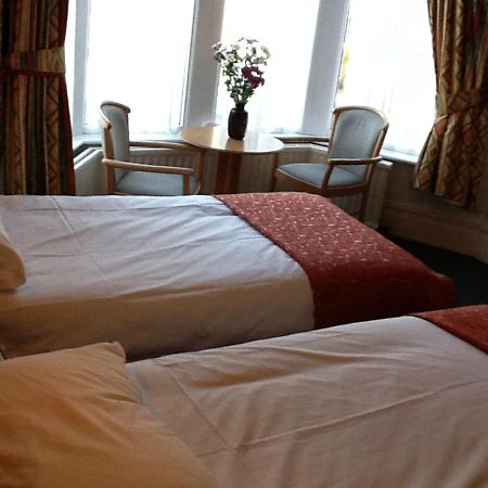 Penrhys Hotel Кардифф Экстерьер фото